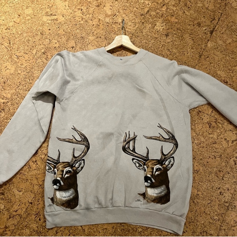 📌 Vintage 1980’s Deer Sweater